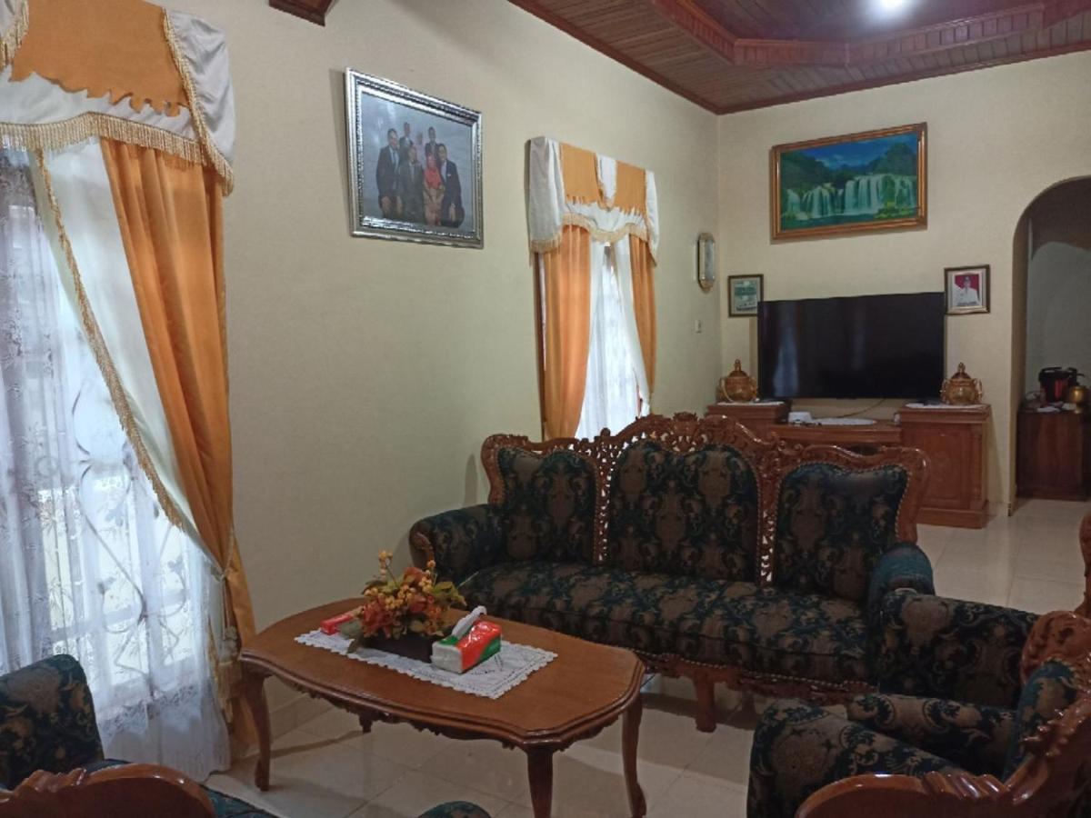 Fermana Homestay Painan Экстерьер фото